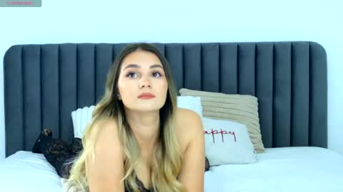 Snapshot of littleblondbunny chatting on April 16, 2026, 5:30 am littleblondbunny online show from April 16, 2026, 5:30 am