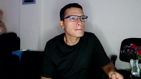 Snapshot of littledicklatin chatting on December 5, 2024, 3:48 am Manu online show from December 5, 2024, 3:48 am