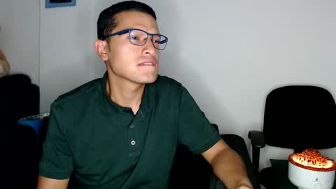 Snapshot of littledicklatin chatting on February 12, 2025, 4:01 am Manu online show from February 12, 2025, 4:01 am