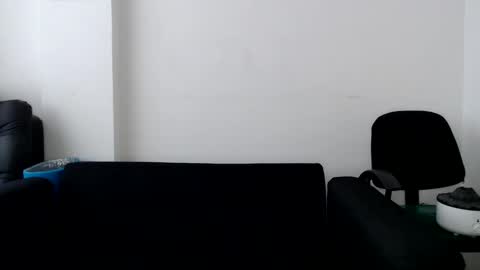 Snapshot of littledicklatin chatting on February 25, 2025, 9:35 pm Manu online show from February 25, 2025, 9:35 pm