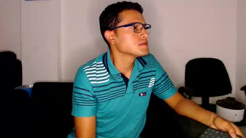 Snapshot of littledicklatin chatting on March 9, 2025, 6:28 am Manu online show from March 9, 2025, 6:28 am