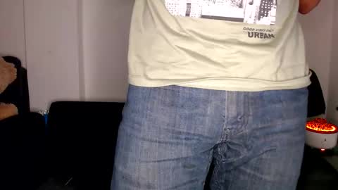 Snapshot of littledicklatin chatting on October 7, 2025, 2:09 am Manu online show from October 7, 2025, 2:09 am