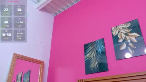 Snapshot of littlee_emilyy_ chatting on May 19, 2026, 12:55 pm Emily online show from May 19, 2026, 12:55 pm