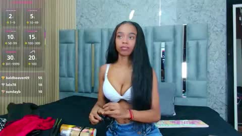 Tania  online show from November 17, 2025, 8:14 pm