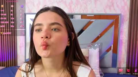 Snapshot of littleesara18 chatting on April 30, 2026, 11:16 am Sara online show from April 30, 2026, 11:16 am