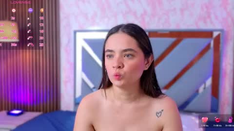 Snapshot of littleesara18 chatting on May 5, 2026, 11:18 am Sara online show from May 5, 2026, 11:18 am