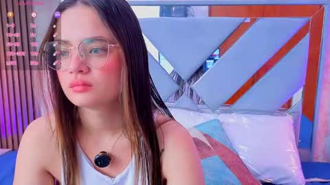 Snapshot of littleesara18 chatting on May 12, 2026, 11:18 am Sara online show from May 12, 2026, 11:18 am
