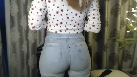 Snapshot of littleflowers chatting on January 13, 2025, 3:15 pm Your little flower online show from January 13, 2025, 3:15 pm