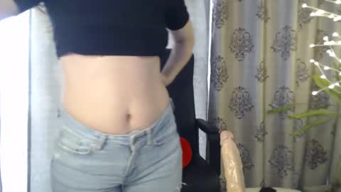 Snapshot of littleflowers chatting on January 30, 2025, 12:27 pm Your little flower online show from January 30, 2025, 12:27 pm