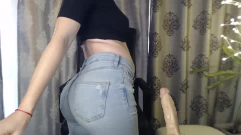 Snapshot of littleflowers chatting on February 12, 2025, 3:16 pm Your little flower online show from February 12, 2025, 3:16 pm