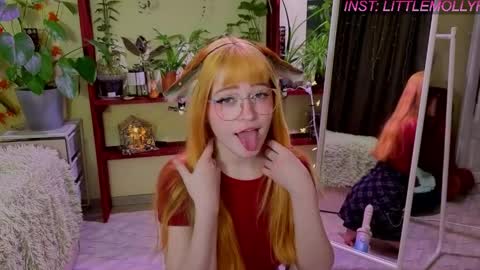 Snapshot of littlefoxyhole chatting on April 8, 2026, 2:33 am Molly online show from April 8, 2026, 2:33 am