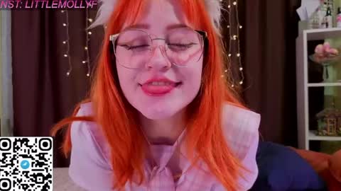 Snapshot of littlefoxyhole chatting on May 29, 2026, 2:20 am Molly online show from May 29, 2026, 2:20 am