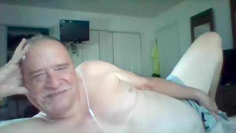 littlekenny1951 online show from October 12, 2025, 6:29 pm