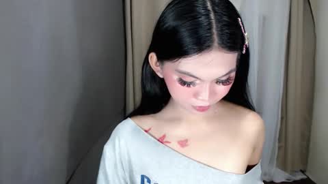 Snapshot of littlelace_ chatting on May 15, 2026, 11:01 pm littlelace_ online show from May 15, 2026, 11:01 pm