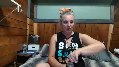 lisanixs online show from June 11, 2026, 7:12 pm