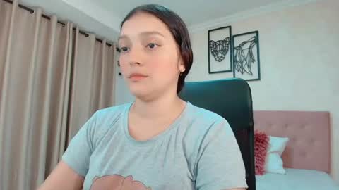 Snapshot of littlemolly_pregnant chatting on June 25, 2026, 8:24 pm Sarahs Room online show from June 25, 2026, 8:24 pm