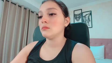 Snapshot of littlemolly_pregnant chatting on July 6, 2026, 12:40 am Sarahs Room online show from July 6, 2026, 12:40 am