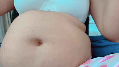 Snapshot of littlemolly_pregnant chatting on July 24, 2026, 2:20 am Sarahs Room online show from July 24, 2026, 2:20 am