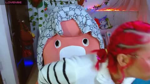 Snapshot of littlerouse_ chatting on April 23, 2026, 7:52 am Ruby Rouse online show from April 23, 2026, 7:52 am