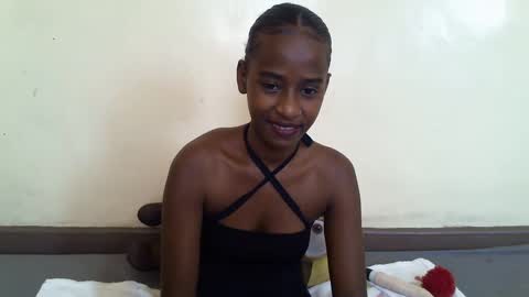 littlesandie online show from February 1, 2025, 6:54 am