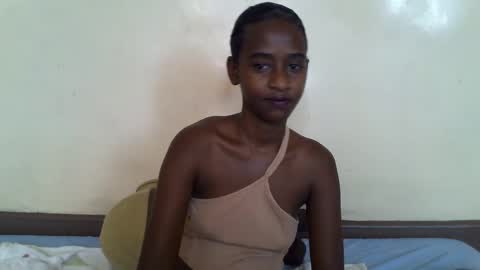 littlesandie online show from February 13, 2025, 4:54 am