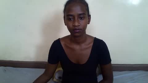 littlesandie online show from February 22, 2025, 12:08 pm