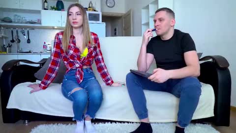 Little Tifany online show from February 19, 2025, 11:49 am