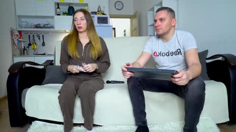 Little Tifany online show from November 18, 2025, 11:03 am