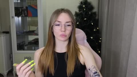 Snapshot of littlevildevil chatting on December 12, 2024, 2:22 pm Eliana online show from December 12, 2024, 2:22 pm