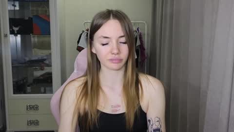 Snapshot of littlevildevil chatting on January 17, 2025, 11:06 am Eliana online show from January 17, 2025, 11:06 am