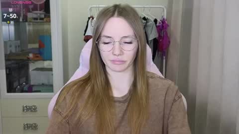 Snapshot of littlevildevil chatting on March 5, 2025, 11:17 am Eliana online show from March 5, 2025, 11:17 am