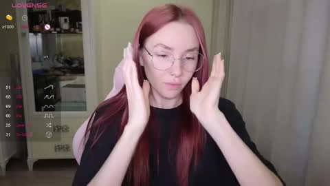 Snapshot of littlevildevil chatting on September 30, 2025, 11:04 am Eliana online show from September 30, 2025, 11:04 am