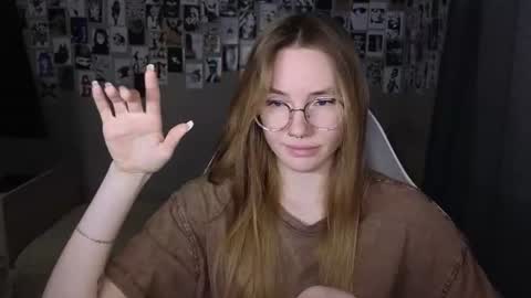 Snapshot of littlevildevil chatting on June 9, 2026, 7:42 am Eliana online show from June 9, 2026, 7:42 am