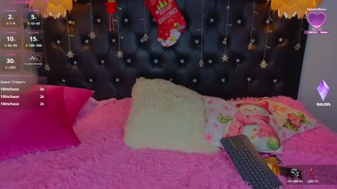 littlevixen18 online show from December 18, 2024, 7:41 pm