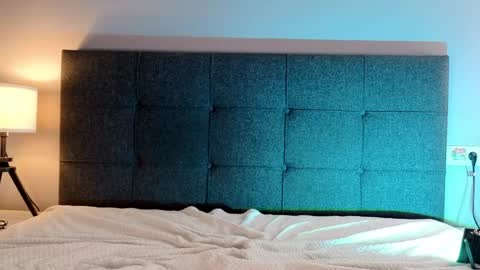 littlewetsonia online show from May 15, 2026, 9:00 pm