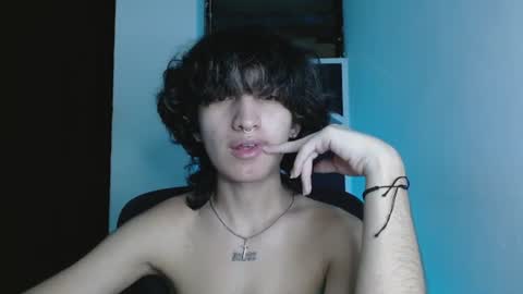 Snapshot of littlextrem chatting on June 12, 2026, 2:32 am Eros online show from June 12, 2026, 2:32 am