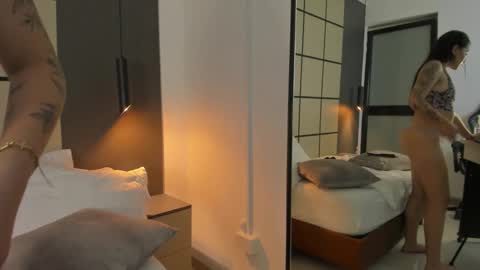 liv honeey  online show from October 25, 2025, 8:55 am