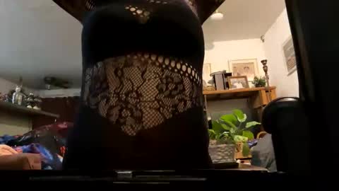 Hlove online show from February 27, 2026, 8:58 am