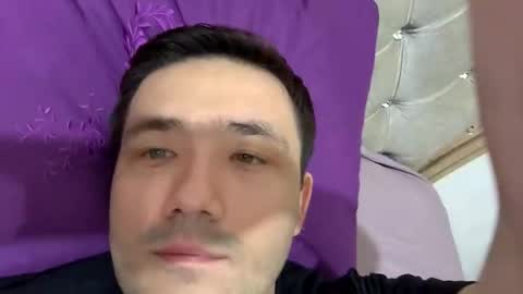 live_1119 online show from November 14, 2025, 9:02 pm