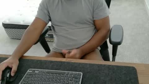 Snapshot of livetribber chatting on February 21, 2026, 8:21 pm livetribber online show from February 21, 2026, 8:21 pm