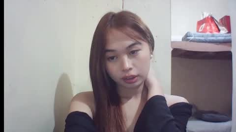 Snapshot of livingbarbielatism chatting on July 31, 2026, 2:44 am livingbarbielatism online show from July 31, 2026, 2:44 am