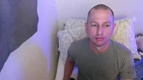 Snapshot of livinlife4now25 chatting on December 19, 2025, 11:23 pm livinlife4now25 online show from December 19, 2025, 11:23 pm