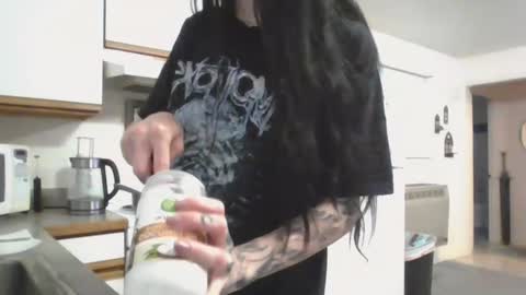 Snapshot of livmirage chatting on January 30, 2025, 4:24 pm Liv Mirage online show from January 30, 2025, 4:24 pm