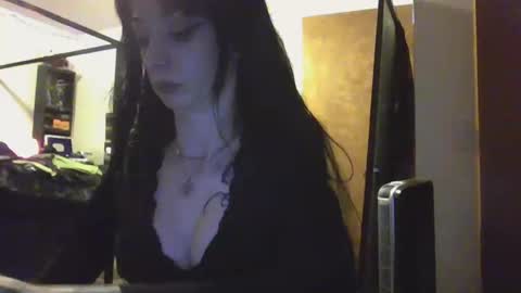 Snapshot of livmirage chatting on February 19, 2025, 5:38 am Liv Mirage online show from February 19, 2025, 5:38 am