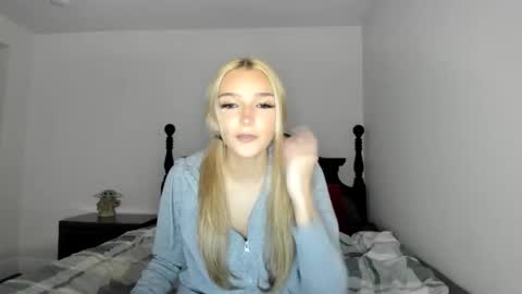 Snapshot of livvywinters chatting on May 14, 2026, 4:08 am Livvy online show from May 14, 2026, 4:08 am