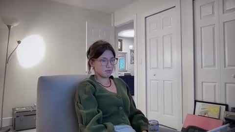 Snapshot of livvyybearxx chatting on June 12, 2026, 9:57 pm liv online show from June 12, 2026, 9:57 pm