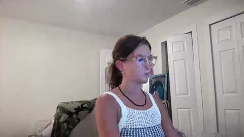 Snapshot of livvyybearxx chatting on June 28, 2026, 8:15 pm liv online show from June 28, 2026, 8:15 pm