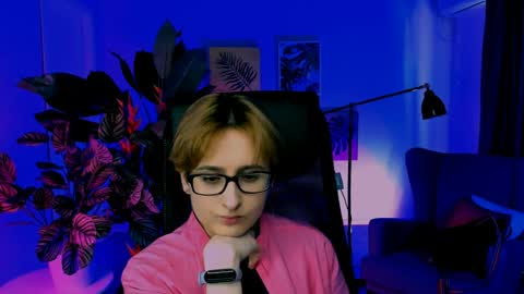 Snapshot of lixeluna chatting on April 6, 2026, 6:25 am LixeLuna online show from April 6, 2026, 6:25 am