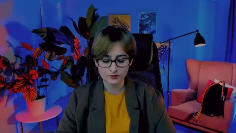 Snapshot of lixeluna chatting on April 16, 2026, 6:47 am LixeLuna online show from April 16, 2026, 6:47 am