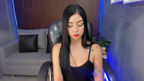 LIZ online show from April 16, 2026, 10:45 pm